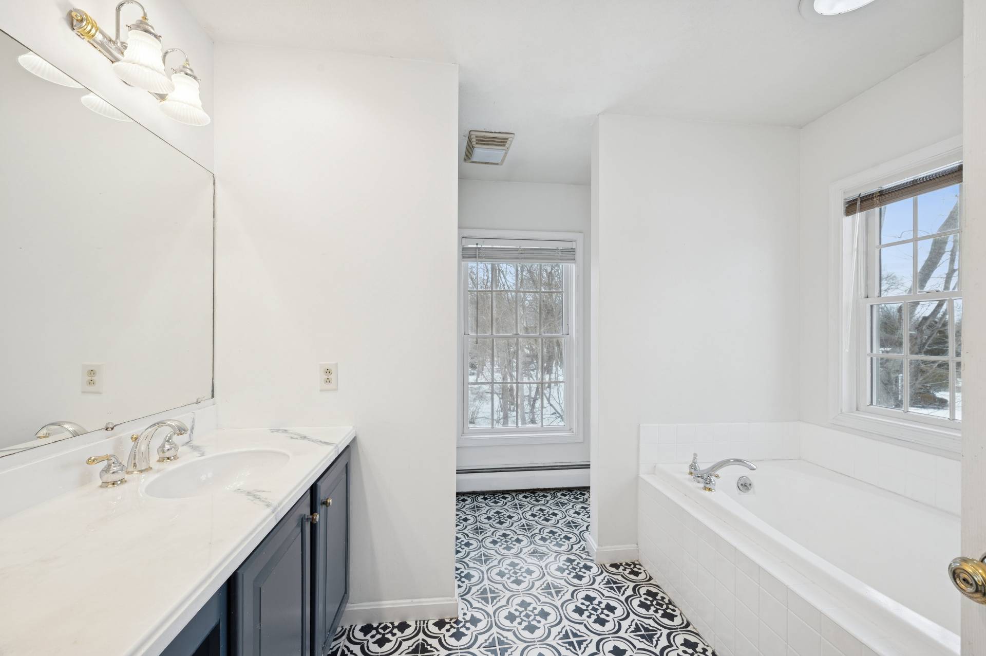 4476 Noyack Road Sag Harbor, NY 11963 - Photo 14 of 21