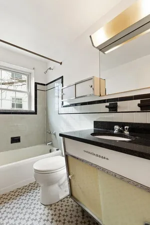 $2,200 | 4 Menotomy Road, Unit 5, Arlington, MA 02476
