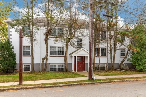 $2,200 | 4 Menotomy Road, Unit 5, Arlington, MA 02476