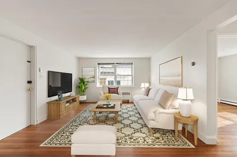 $2,200 | 4 Menotomy Road, Unit 5, Arlington, MA 02476