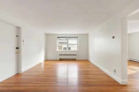 $2,200 | 4 Menotomy Road, Unit 5, Arlington, MA 02476