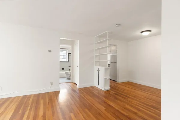 $2,200 | 4 Menotomy Road, Unit 5, Arlington, MA 02476