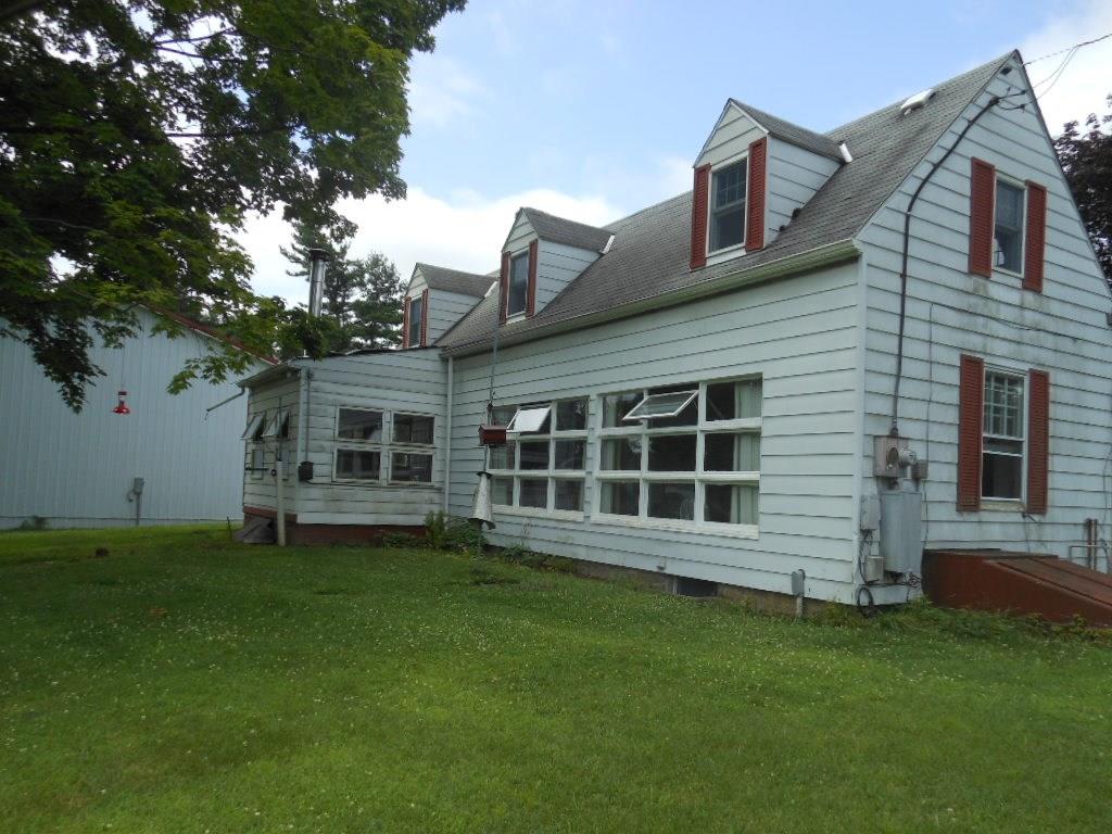 416 Valencia Road Mars, PA 16046 - Photo 2 of 18