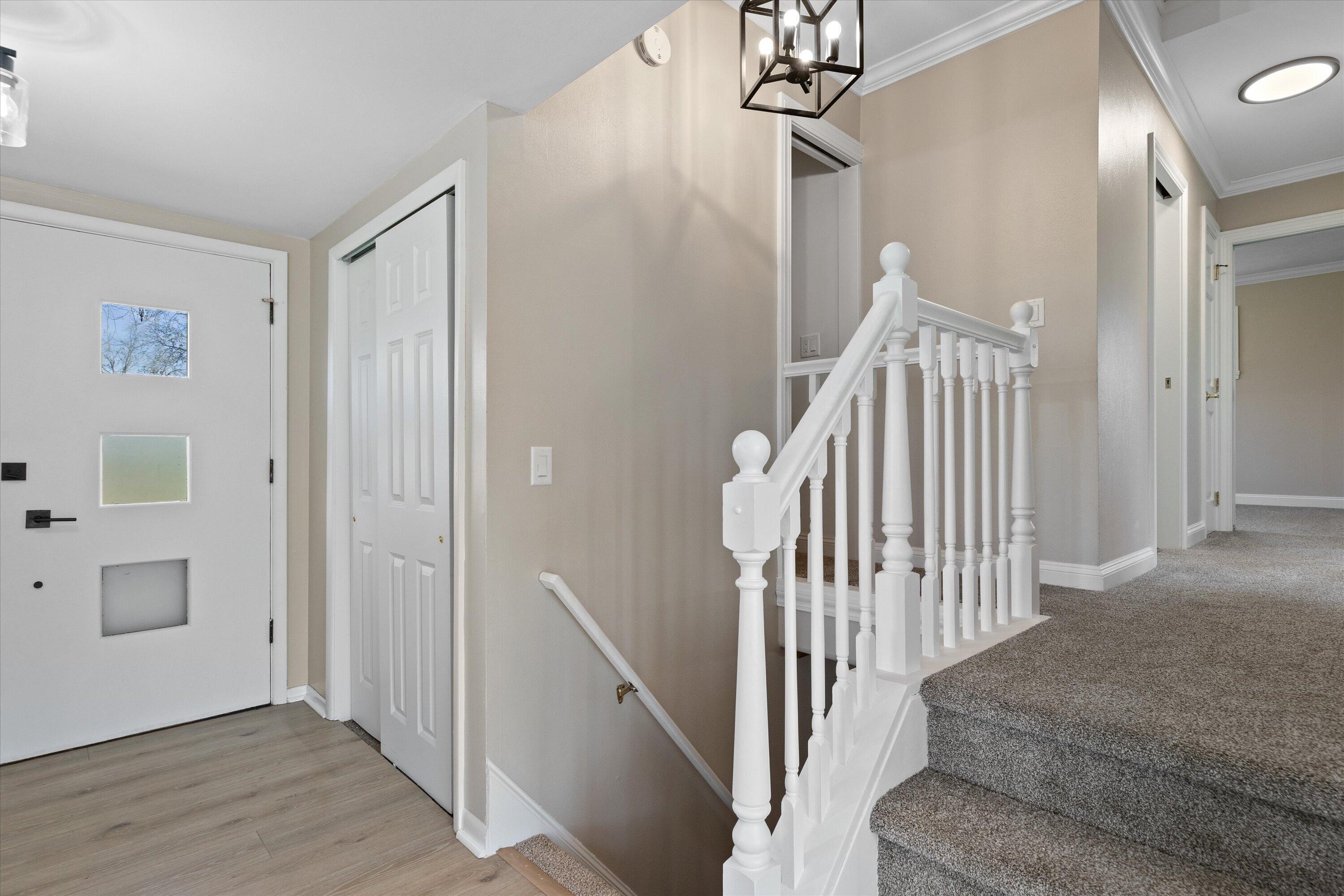 14225 Forest View Lane Brookfield, WI 53005 - Photo 5 of 45 15-0G8A9735