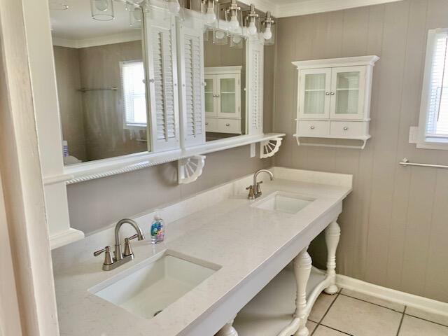922 South Silver Circle Key Largo, FL 33037 - Photo 18 of 38 MASTER BATHROOM DOUBLE SINK