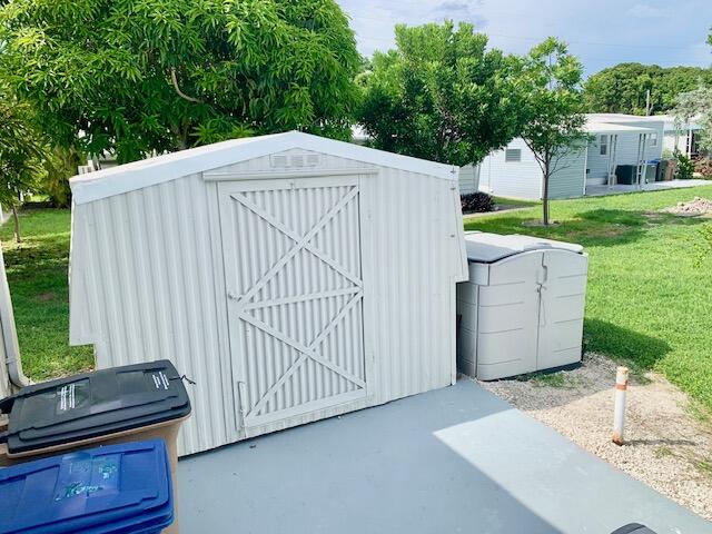 922 South Silver Circle Key Largo, FL 33037 - Photo 20 of 38 BACK STORAGE VIEW AREA