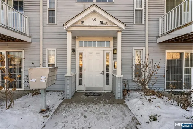 $310,000 | 753 Summer, Unit 3D, Newark, NJ 07104