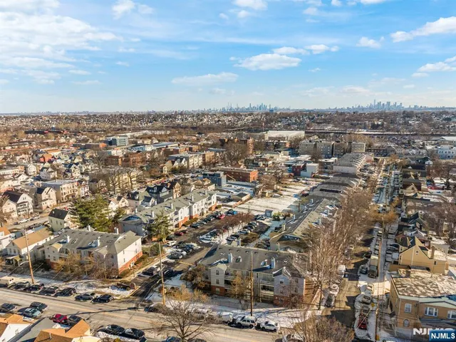 $310,000 | 753 Summer, Unit 3D, Newark, NJ 07104