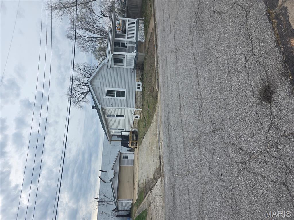 715 Walnut Street Washington, MO 63090 - Photo 1 of 20