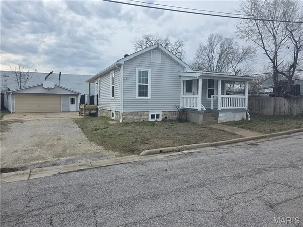 $179,850 | 715 Walnut Street, Washington, MO 63090