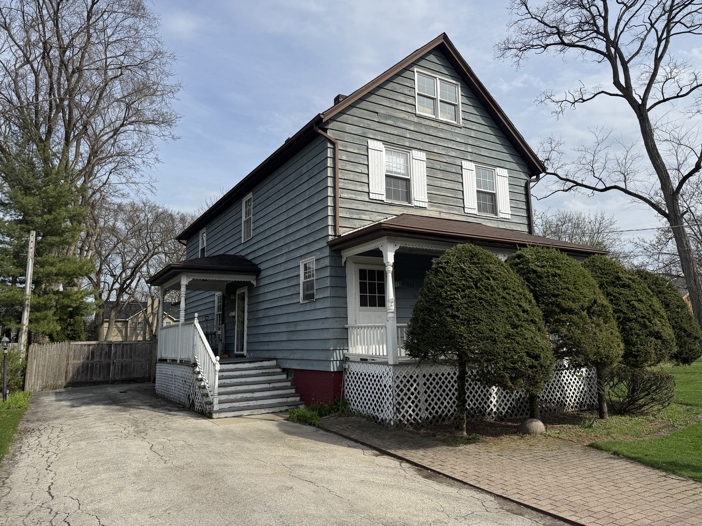 933 Harms Road Glenview, IL 60025 - Photo 2 of 5