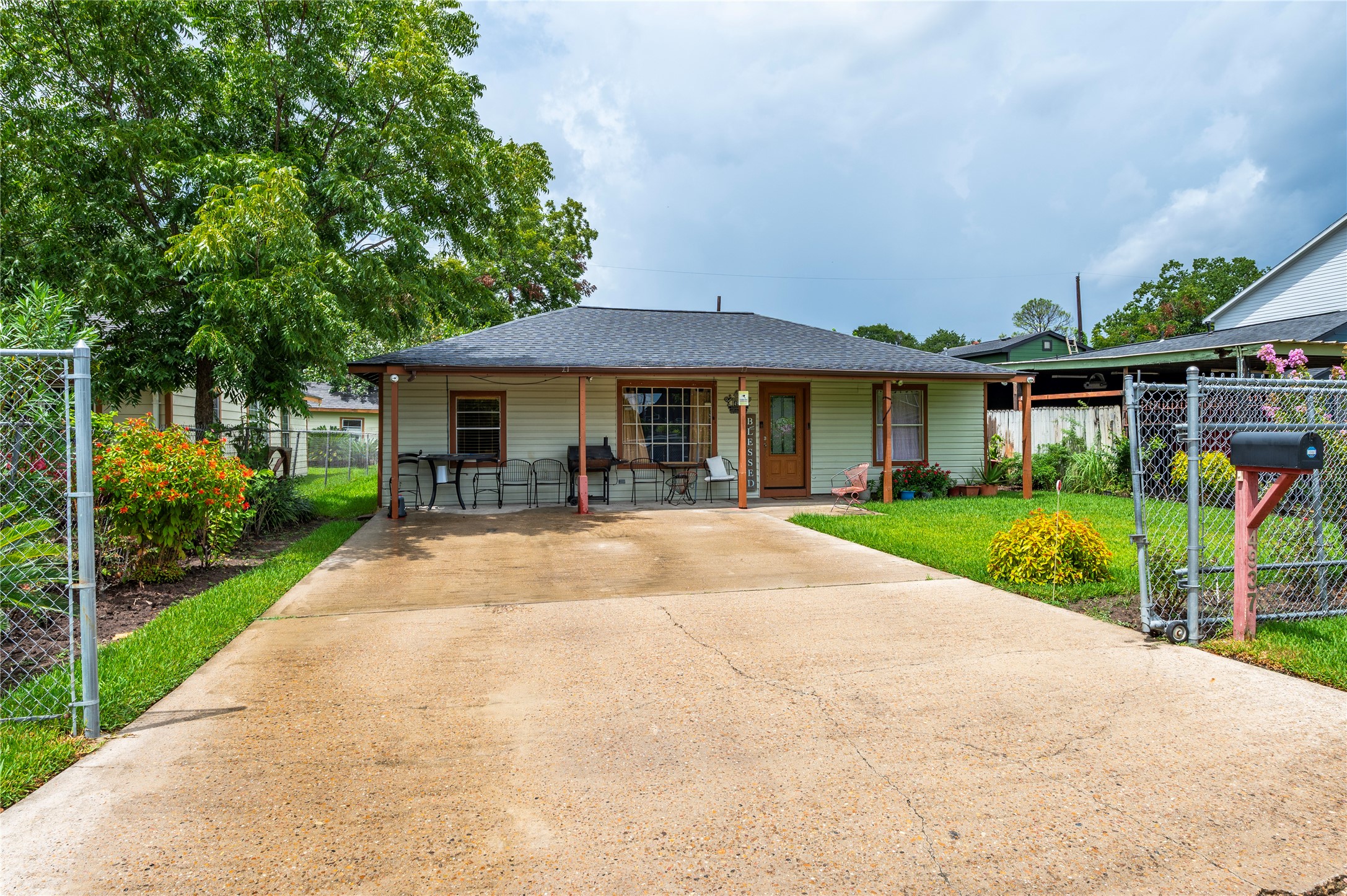 4937 Bataan Road Houston, TX 77033 - Photo 1 of 28 Gallery Image 1