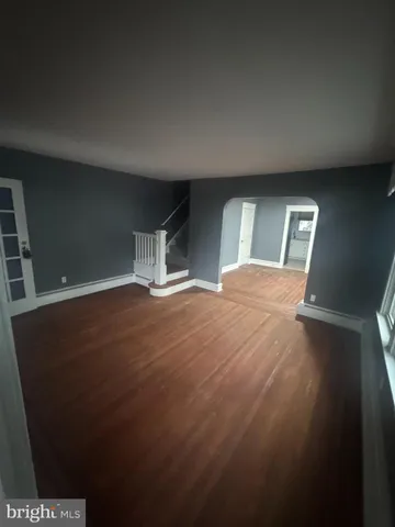 a view of empty room with window