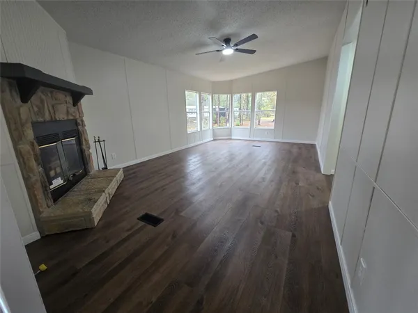 $233,900 | 210 South Southwind Trail, Cleveland, TX 77328