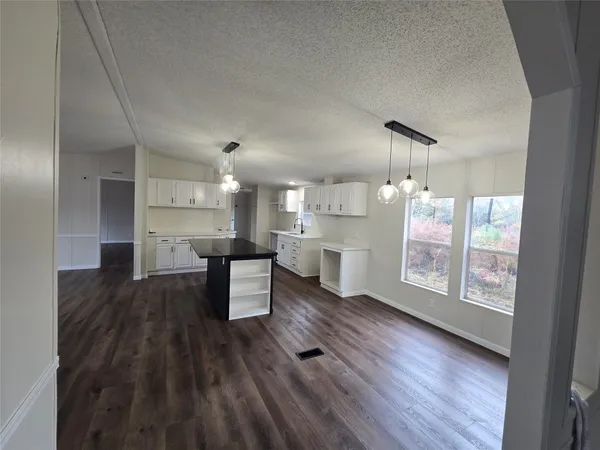 $233,900 | 210 South Southwind Trail, Cleveland, TX 77328