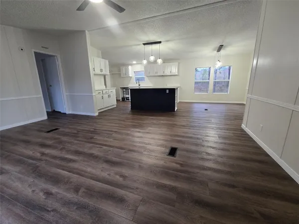 $233,900 | 210 South Southwind Trail, Cleveland, TX 77328