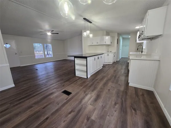 $233,900 | 210 South Southwind Trail, Cleveland, TX 77328