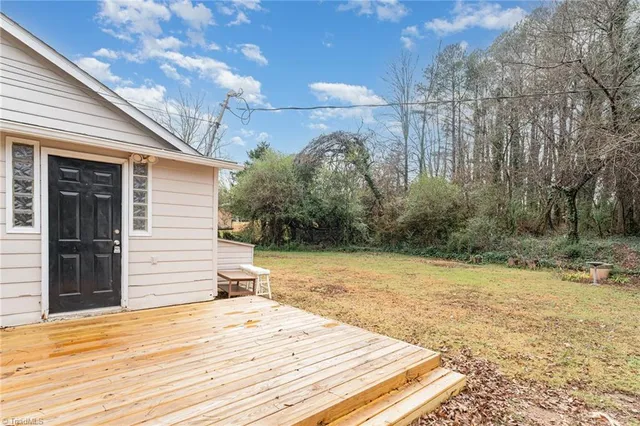 $1,200 | 7831 Summerfield Road, Summerfield, NC 27358