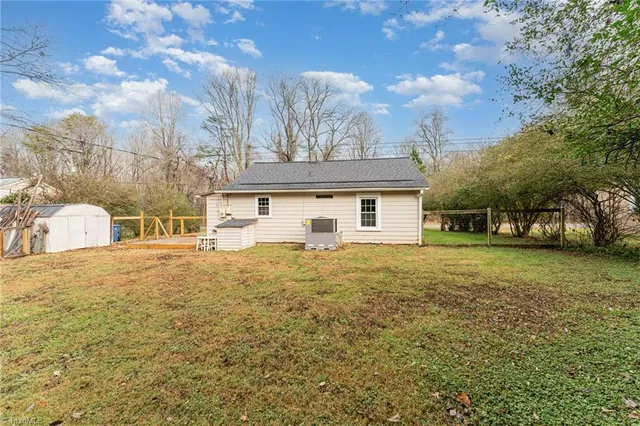 $1,200 | 7831 Summerfield Road, Summerfield, NC 27358