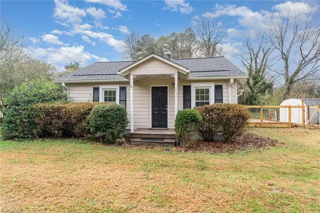 $1,200 | 7831 Summerfield Road, Summerfield, NC 27358