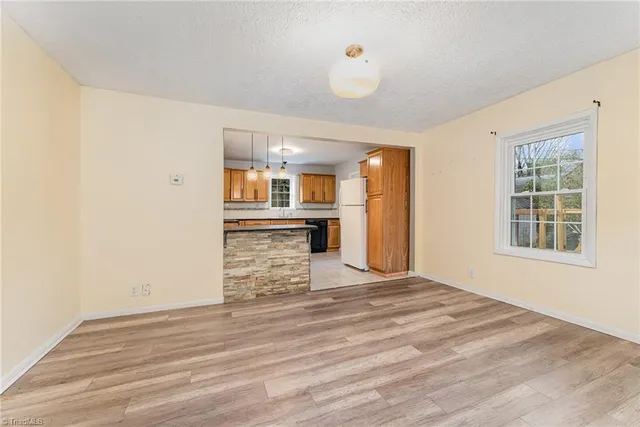 $1,200 | 7831 Summerfield Road, Summerfield, NC 27358