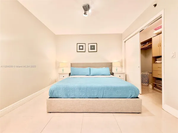 $4,500 | 1830 South Ocean Drive, Unit 1709, Hallandale Beach, FL 33009