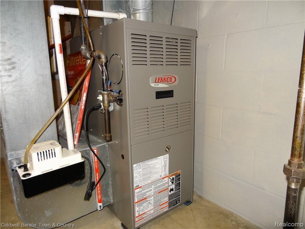 4651 Maybee Road Clarkston, MI 48348 - Photo 30 of 45 A closer look at the furnace.