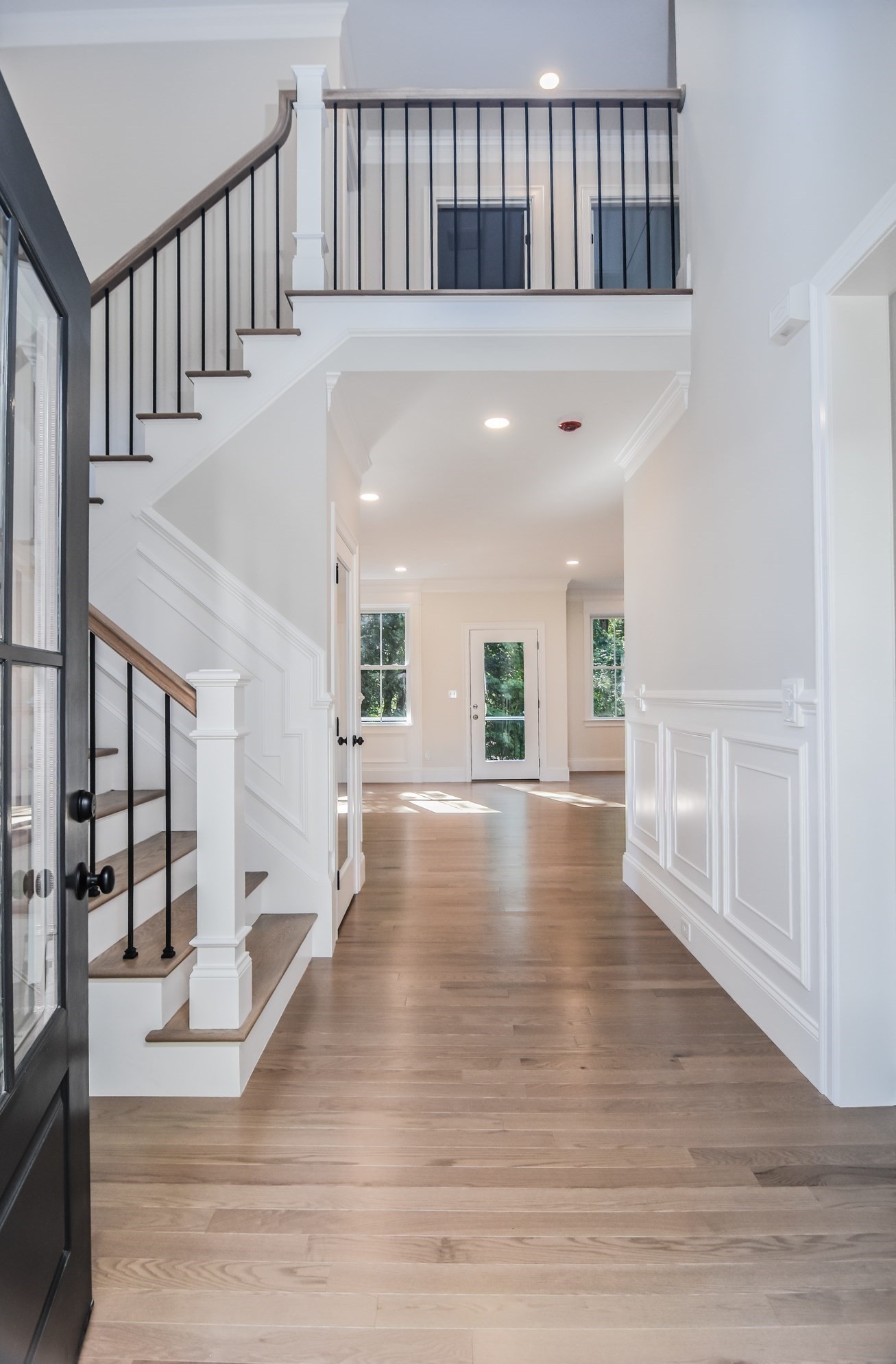 66 Spring Street Shrewsbury, MA 01545 - Photo 3 of 37 Gallery Image 3