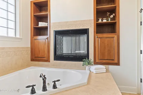 $699,900 | 216 Edgewood Avenue, Rayne, LA 70578