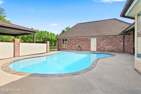 $699,900 | 216 Edgewood Avenue, Rayne, LA 70578