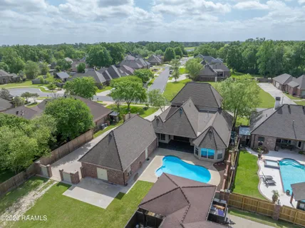 $699,900 | 216 Edgewood Avenue, Rayne, LA 70578