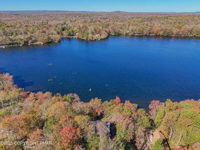 $1,100,000 | 17 Lake Drive, Gouldsboro, PA 18424