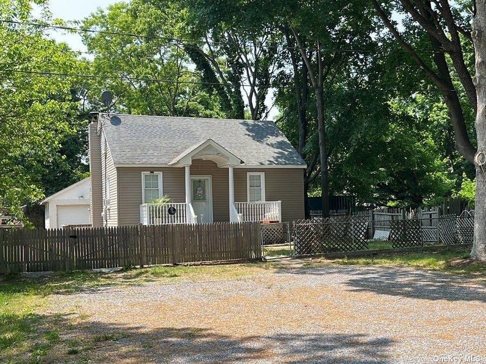 6 Broadway, Shirley, NY 11967 | Compass