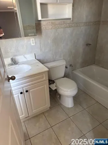 $447,200 | 4401 Smith Avenue, Unit 201, North Bergen, NJ 07047