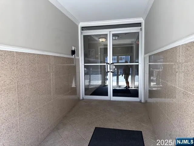 $447,200 | 4401 Smith Avenue, Unit 201, North Bergen, NJ 07047