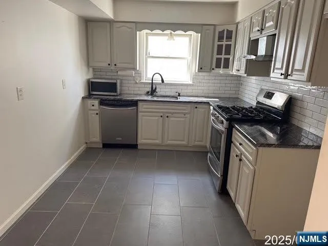 $447,200 | 4401 Smith Avenue, Unit 201, North Bergen, NJ 07047