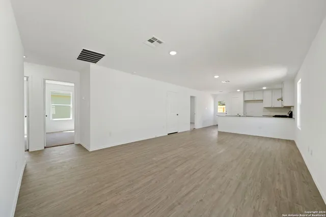 $1,450 | 3624 Axis Hl Street, New Braunfels, TX 78132