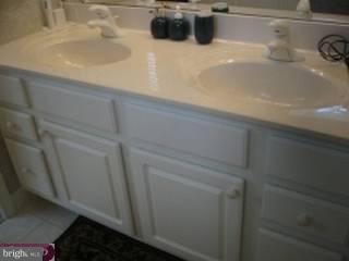 32 Fallview Court Hamilton Square, NJ 08690 - Photo 6 of 6 Gallery Image 6