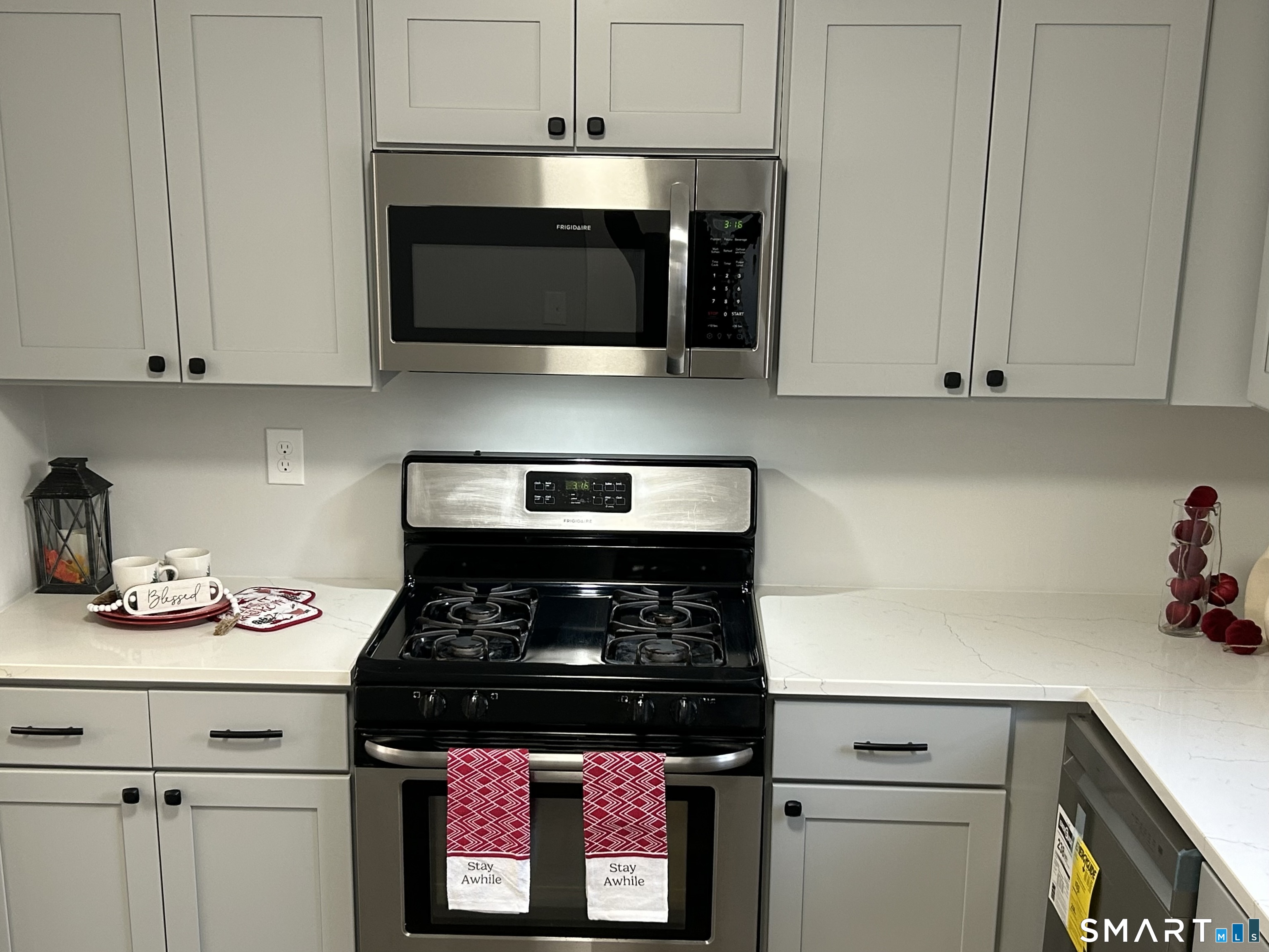 111 Sutton Place, Unit 111 Bloomfield, CT 06002 - Photo 15 of 39