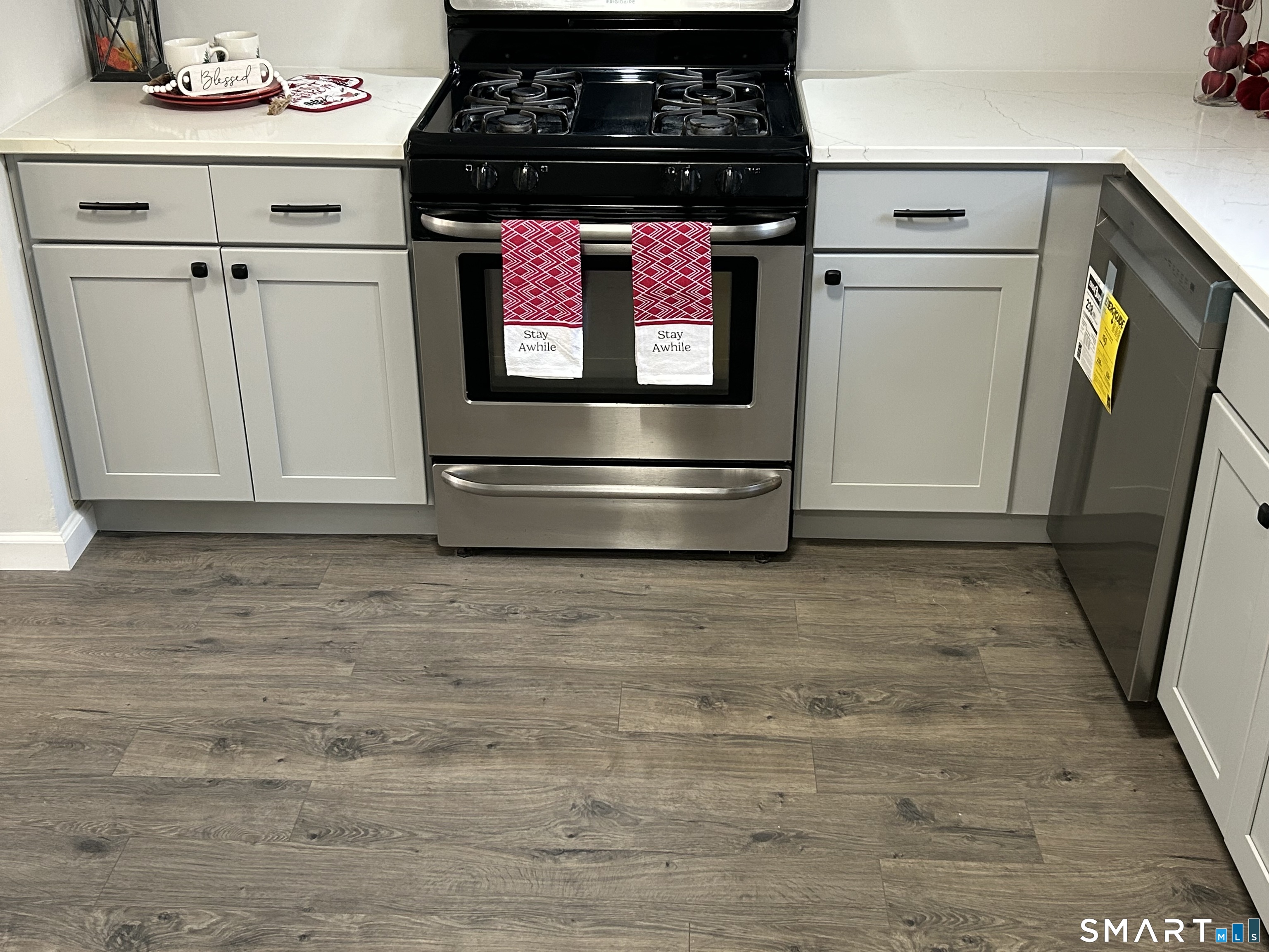 111 Sutton Place, Unit 111 Bloomfield, CT 06002 - Photo 16 of 39