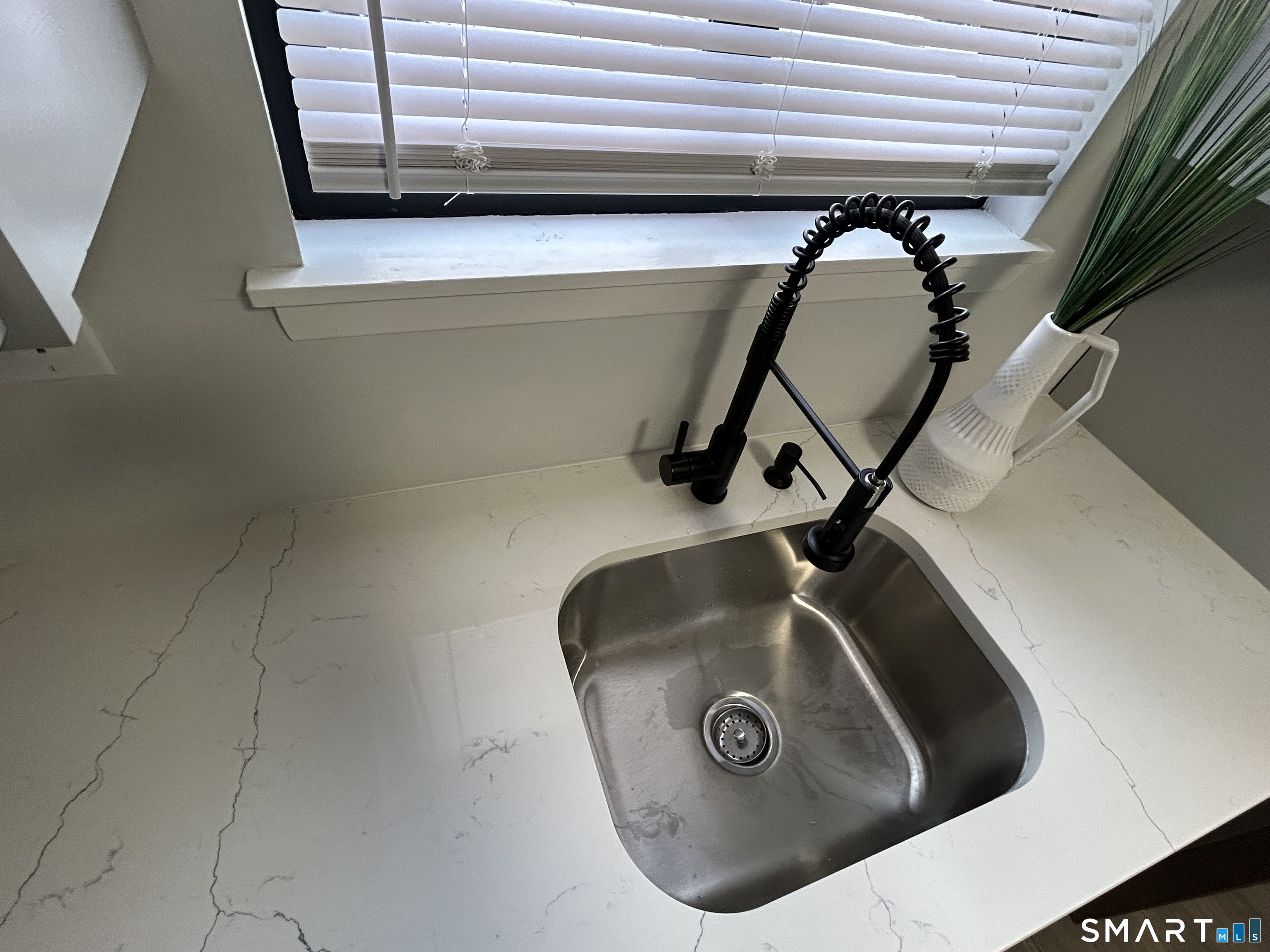 111 Sutton Place, Unit 111 Bloomfield, CT 06002 - Photo 19 of 39