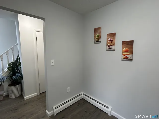 $209,900 | 111 Sutton Place, Unit 111, Bloomfield, CT 06002