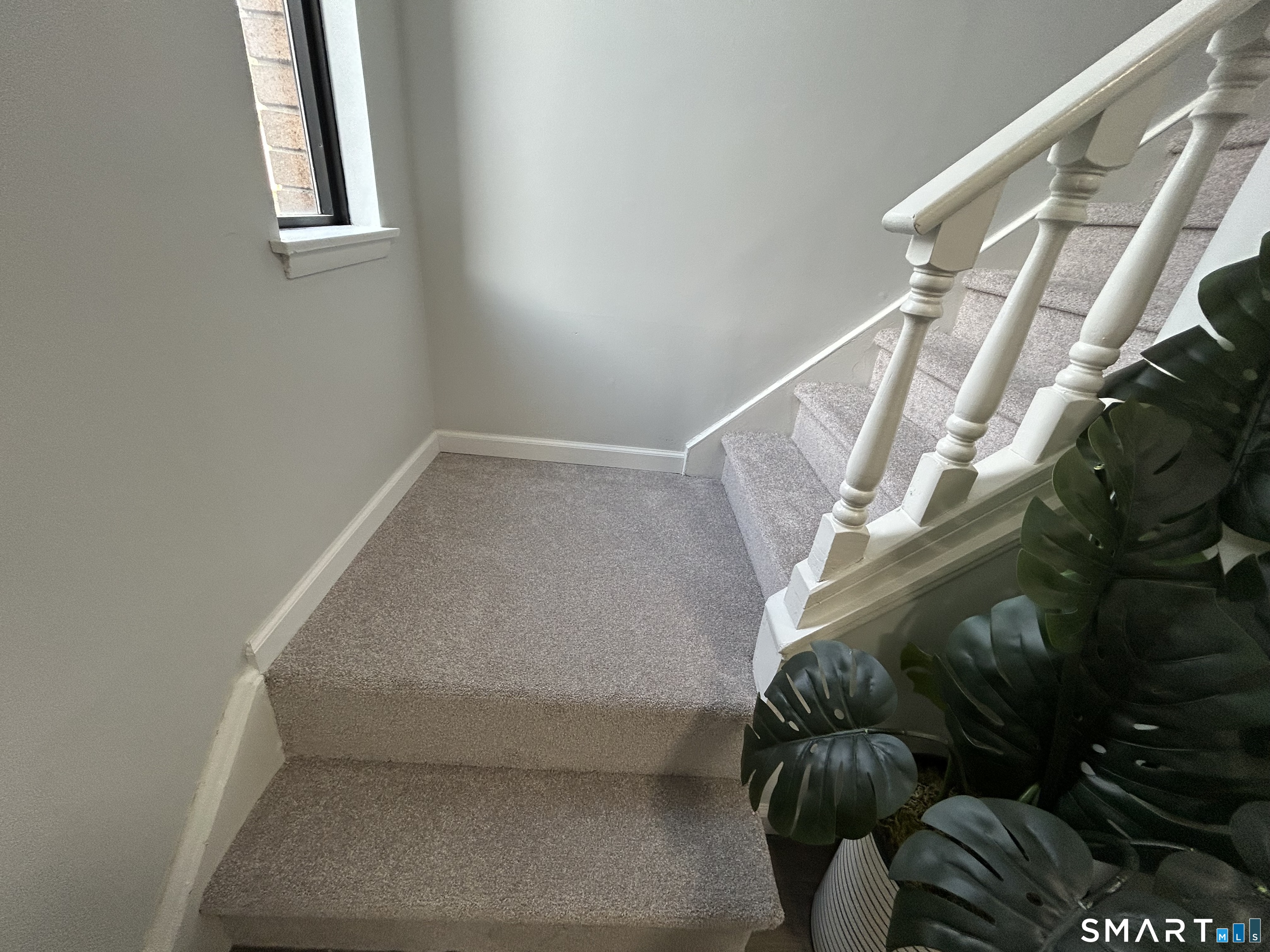 111 Sutton Place, Unit 111 Bloomfield, CT 06002 - Photo 3 of 39