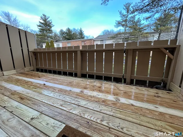 $209,900 | 111 Sutton Place, Unit 111, Bloomfield, CT 06002