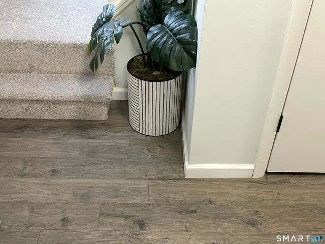 $209,900 | 111 Sutton Place, Unit 111, Bloomfield, CT 06002