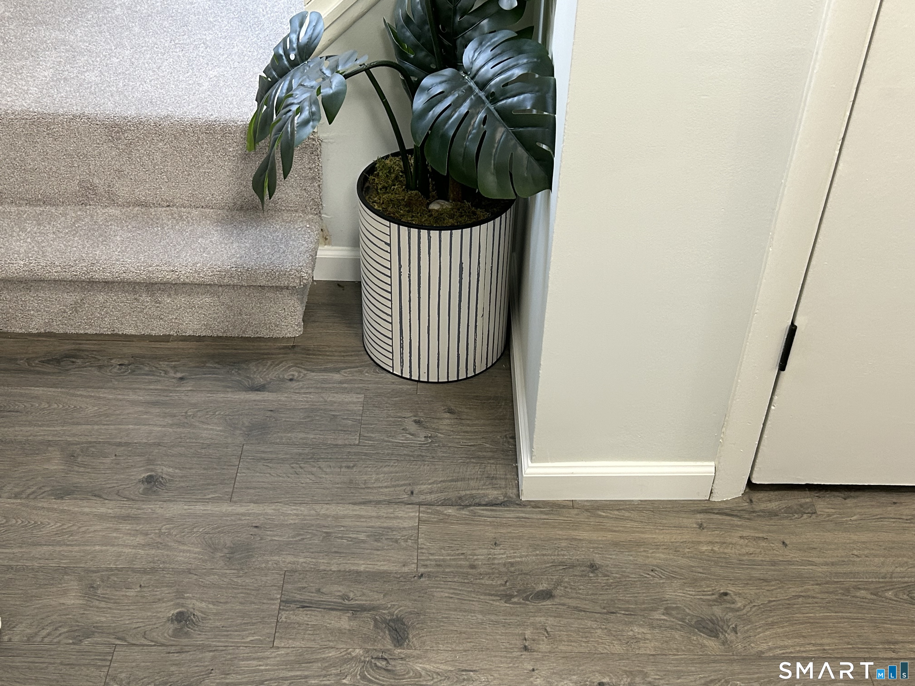 111 Sutton Place, Unit 111 Bloomfield, CT 06002 - Photo 4 of 39