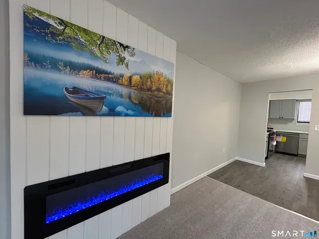 $209,900 | 111 Sutton Place, Unit 111, Bloomfield, CT 06002