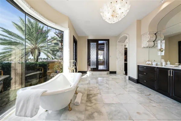 $35,900,000 | 1 Isla Bahia Drive, Fort Lauderdale, FL 33316
