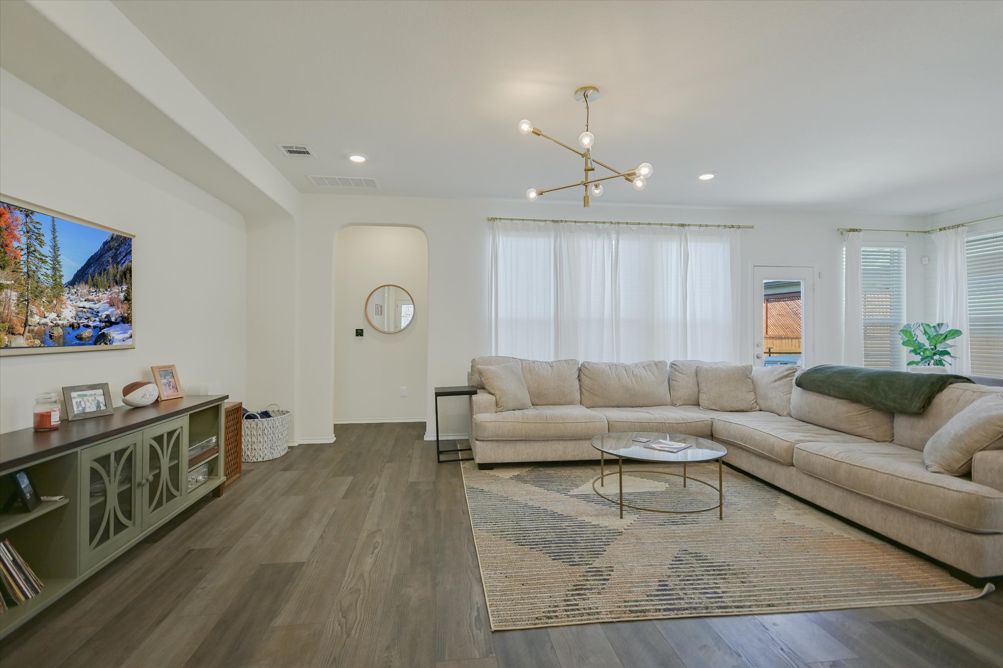 7216 Kilday Cove Austin, TX 78744 - Photo 10 of 29