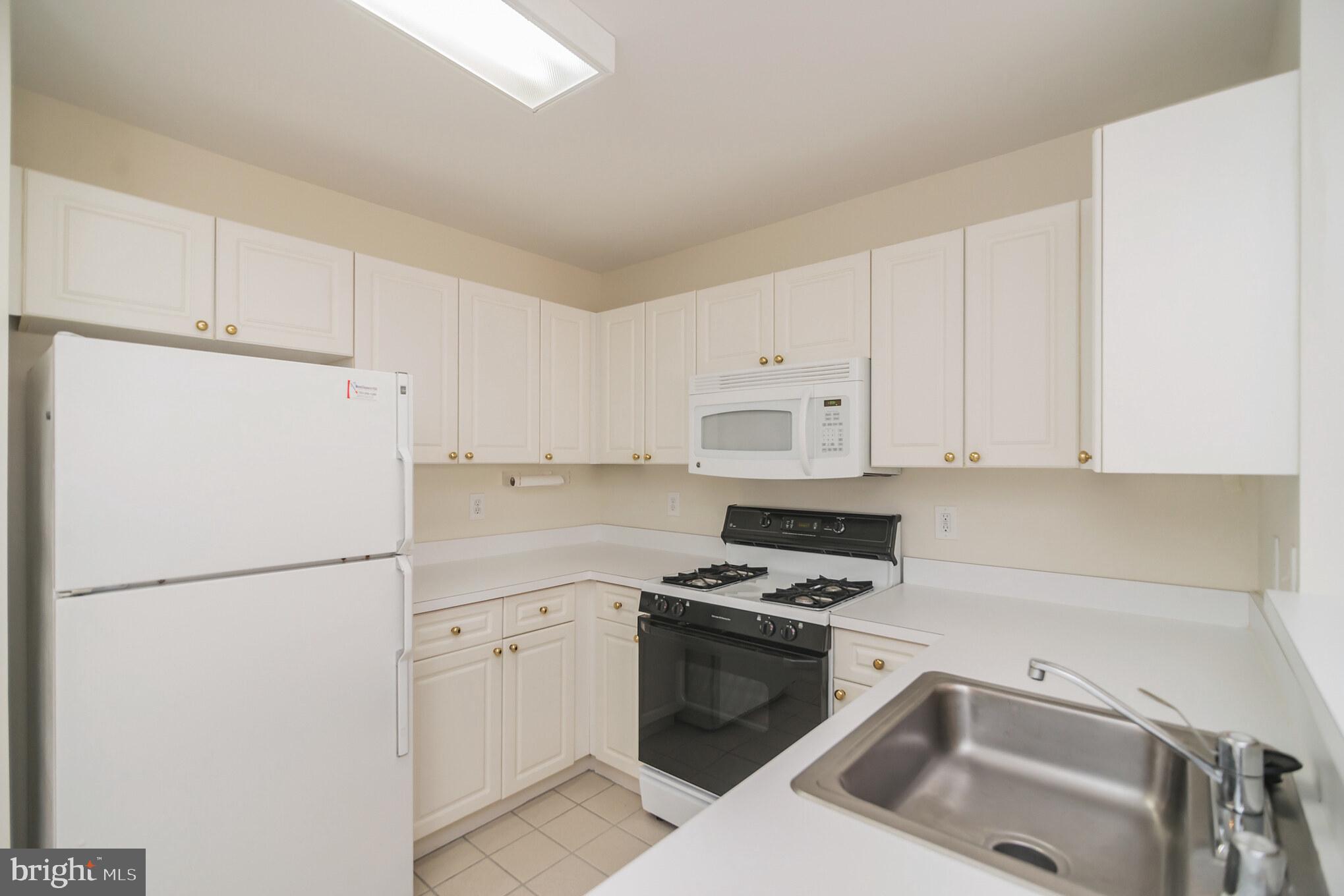 5573 Seminary Road, Unit 313 Falls Church, VA 22041 - Photo 13 of 27 Gallery Image 13